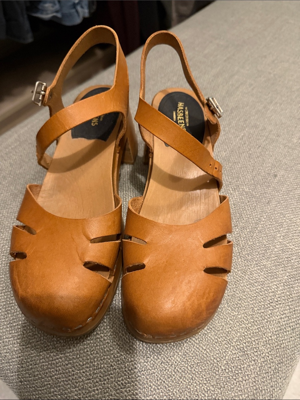 Swedish Hasbeens Tan Leather Slingback Clogs with Cutout Toe - Picture 3 of 6
